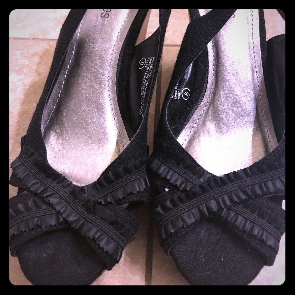 Black Wedges